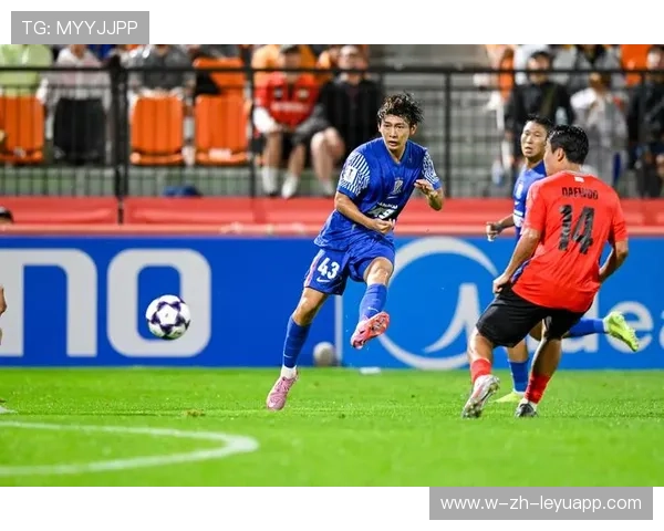 上海申花拉唐中场直塞撕裂防线，打造速度与智慧的完美融合